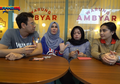 Disebut-sebut Sebagai Saudara Perempuan Raffi Ahmad, Suami Nagita Slavina Minta Ibunya Buka Suara Perihal Sosok Wanita Berkerudung yang Bersamanya: Tolonglah Mama Jelaskan...