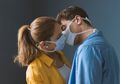Virus Corona Menular Lewat Aktivitas Bercinta, Bisakah? Ini Penjelasan Pakar Medis!