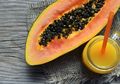 Enggak Nyangka! Cuma Campur Biji Pepaya ke Dalam Minuman Ternyata Bisa Usir Penyakit yang Jarang Bisa Diobati Ini