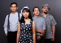 Bantu Pahlawan COVID-19, Mocca Mau Donasi Lewat Merchandise