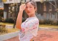 Marion Jola Masak di Dapur Pakai Dress Hitam Pamer Lekuk Tubuh, Kolom Komentar Langsung Ramai Rayuan Usil!