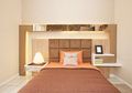 Cocok untuk Pasangan Baru, Tips Hadirkan Headboard Bergaya Elegan Tapi Enggak Norak