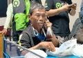 Tempuh Jarak 230 Km Puwokerto - Solo, Driver Ojol Ini Kena Tipu Penumpang Setelah Dijanjikan Bayaran Rp700 Ribu, Pria 59 Tahun Ini Hanya Ditinggali Sendal