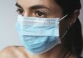 Hindari Menyentuh Bagian Luar Masker, Peneliti University of Hong Kong Temukan Virus Corona Bertahan Selama Seminggu di Permukaannya!