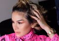 Tanpa Sensor! Celana Dalam Super Seksi Nikita Mirzani Ikut Terlihat Saat Dirinya Angkat Daster Untuk Pamer Otot Perut