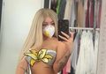 Covidiot Terkenal Ini Jangan Sampe Ditiru, Dia Ubah Masker Jadi Bikini Seksi