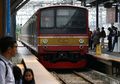 Lansia Tak Boleh Naik Kereta pada Jam Sibuk, Ini Sederet Peraturan Naik KRL yang Harus Ditaati saat New Normal