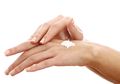14 Hari Langkah Kulit Sehat Day 8: Pilihan Hand Cream Untuk Jaga Kelembapan Kulit Tangan yang Kering Akibat Memakai Hand Sanitizer