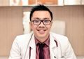 Patah Hati Seorang Dokter Kepada PDP Covid-19, Kepergok Asyik Boncengan Naik Motor dengan Lawan Jenis