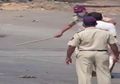 Ngeri! Hadang Sekelompok Warga yang Abaikan Lockdown, Tangan Seorang Polisi India Justru Terpotong, Begini Nasibnya