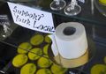 Habis Terjual Dalam 1 Jam, di Saat Sektor Bisnis Dunia Terhenti Toko Roti Ini Malah Meroket karena Buat Kue Bentuk Tisu Toilet!