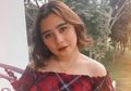 Bosan di Rumah, Prilly Latuconsina Bagikan Foto Mix and Match Slip Dress Seksi Jadi OOTD yang Keren Banget!