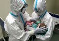 Kisah Heroik 4 Perawat yang Bergantian Merawat Bayi Berusia 3 Bulan Setelah Keluarga Sang Bayi Terinfeksi Corona