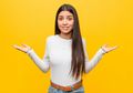 Tak Bisa Tegas, Inilah 3 Zodiak Wanita yang Paling Plin Plan