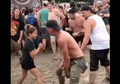 Viral, Aksi Para Metalheads Amrik Ajarin Seorang Fans Metal Cilik Cara Aman Untuk Moshing