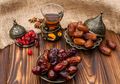 Sangat Dianjurkan Buka Puasa dengan Buah Kurma dan Teh Manis Hangat, Ternyata Ini Manfaatnya Menurut Ahli