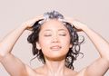 14 Hari Rambut Bebas Ketombe dan Rontok Day 13: Hindari Kebiasaan Buruk Penyebab Rambut Ketombe dan Rontok
