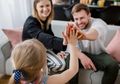 Tak Hanya Mengajarkan Kesabaran, 4 Momen #FamilyQuality Saat Puasa Ini juga Tanamkan Karakter Positif pada Anak Lo, Moms!