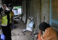 Tak Pernah Kebagian Jatah Sembako meski Hidup Sebatang Kara, Mbah Katinem Nangis Histeris Baru Kali Ini Dapat Paket Bantuan: 'Matur Suwun Sanget'