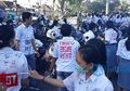 Bikin Geleng-geleng Kepala, Awalnya Tertawa Kegirangan Lakukan Corat-coret Baju Rayakan Kelulusan di Tengah Pandemi Corona, Segerombolan Siswa Ini Kini Mati Kutu Usai Diperingati Itjen Kemendikbud