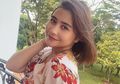 Unggah Potret Dirinya Berbalut Hijab, Prilly Latyconsina Langsung Dipuji Habis-habisan!