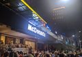 Konten Dulu, Covid Belakangan: Penutupan McDonald's Sarinah Dihiasi Warga Jakarta yang Melanggar PSBB