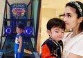 Siap-siap Melongo! Gegara Anaknya Tak Bisa Ngemal, Sandra Dewi Tanpa Pikir Panjang Rogoh Kocek Beli Salah Satu Mesin Permainan Laiknya Wahana Bermain di Mal Demi Raphael Moeis