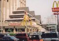 Mcdonald's Pertama Indonesia Tutup Setelah 30 Tahun, Penutupannya Bikin Heboh Karena Langgar PSBB, Sudah Boleh Dempet-Dempetan?