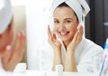 Rekomendasi Lengkap Skincare Halal untuk Kulit Kering, Dari Facial Wash Hingga Sunscreen