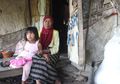 Sulit Ekonomi, Mak I'ah Jual Rumah dan Tinggal di Gubuk Sawah dengan Cucu 5 Tahun dengan Hanya Mempunyai Kasur Lepek dan Perabotan Seadanya