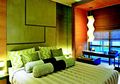 Kamar Berlimpah Cahaya dengan Kasur di Tempat Tidur Rendah, Gaya Modern dengan Sentuhan Jepang