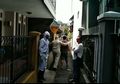 Mengamuk Saat Dijemput Petugas Medis, Pasien Corona Ini Peluk Orang Agar Ikut Tertular