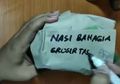Viral! Aksi 'Sultan Jawa Timur' Ini Keliling Naik Alphard Bagi Nasi Bungkus Isi Jutaan Rupiah: 'Bukan Konten!'