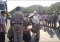 Dipukuli di Tengah Jalan Lalu Dikirim ke Rumah Sakit Jiwa karena Keluhkan Kurangnya APD, Dokter Rao: Haruskah Kami Tangani Pasien Sambil Bertaruh Nyawa?