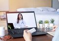 Rutin Konsultasi Lewal Video Call dengan Dokter Jadi Bagian New Normal