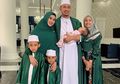Kartika Putri Unggah Foto Keluarganya Saat Lebaran, Netizen Malah Fokus ke Wajah Putri Sambungnya Hingga Sebut Sang Artis Hanya Pikirkan Dirinya Sendiri