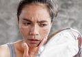 Hentikan 4 Kebiasaan Saat Pakai Skincare Ini Agar Pori-Pori Wajah Tidak Semakin Membesar!