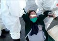 Tak Mau Jenazah Suaminya Dibawa Petugas Satgas Covid-19, Wanita Ini Diseret Keluar dari Kamar Mayat