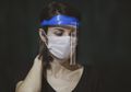 Pakai Face Shield saat Keluar Rumah Memang Baik, Tapi Jangan Sekali-kali Anda Memakainya Tanpa Masker, 'Itu Sama Saja Bunuh Diri'