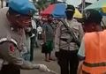 Mirip Kejadian di India, Polisi Maluku Tenteng Rotan Sambil Pukuli Pengunjung Pasar yang Tak Pakai Masker, 8 Anggota Ditahan dan Diproses Hukum