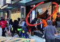 Gak Cuma Bentrok, Pendemo Protes Kematian George Flyod Ikut Menjarah Toko Nike, LV, Gucci dan Apple