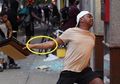 Fotonya Ikut Rusuh Demo George Floyd Viral, Siapa Sebenarnya Pria Bertato Indonesia Itu?