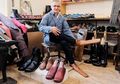Sepatu untuk Physical Distancing Diproduksi oleh Rumania, Begini Penampakannya!