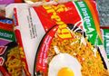 Warganet Bingungkan Foto Bumbu Indomie Goreng ada 2 Macam, Indofood: 'Orang Jawa Lebih Suka Cabe Bentuk Saus'