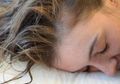 Mulai Sekarang, Stop Tidur dengan Rambut Basah karena Bisa Sebabkan 5 Penyakit Ini, Apa Saja?