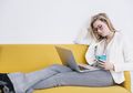 6 Tips Kelola Stres Ini Bisa Bikin Kita Lebih Produktif Selama WFH