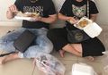 Biasanya Dikira Tak Sopan, Kebiasaan Makan Sambil Duduk di Lantai Ternyata Bawa Manfaat Besar!