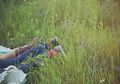 Terniat! Kades ini Rela Tenteng Terpal Sambil Keluar Masuk Kebun Sawit Demi Bisa Berhubungan Intim dengan Selingkuhannya, Belum Kelakon Enak-enak Malah Digerebek Warga
