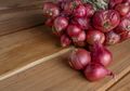 Jus Bawang Merah dan 6 Bahan Alami ini Ampuh Hitamkan Uban Secara Praktis Tanpa Perlu Semir Rambut, Penasaran?