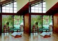 Solusi Desain Rumah Tropis dalam Mengatasi Panas dengan Olahan Atap
